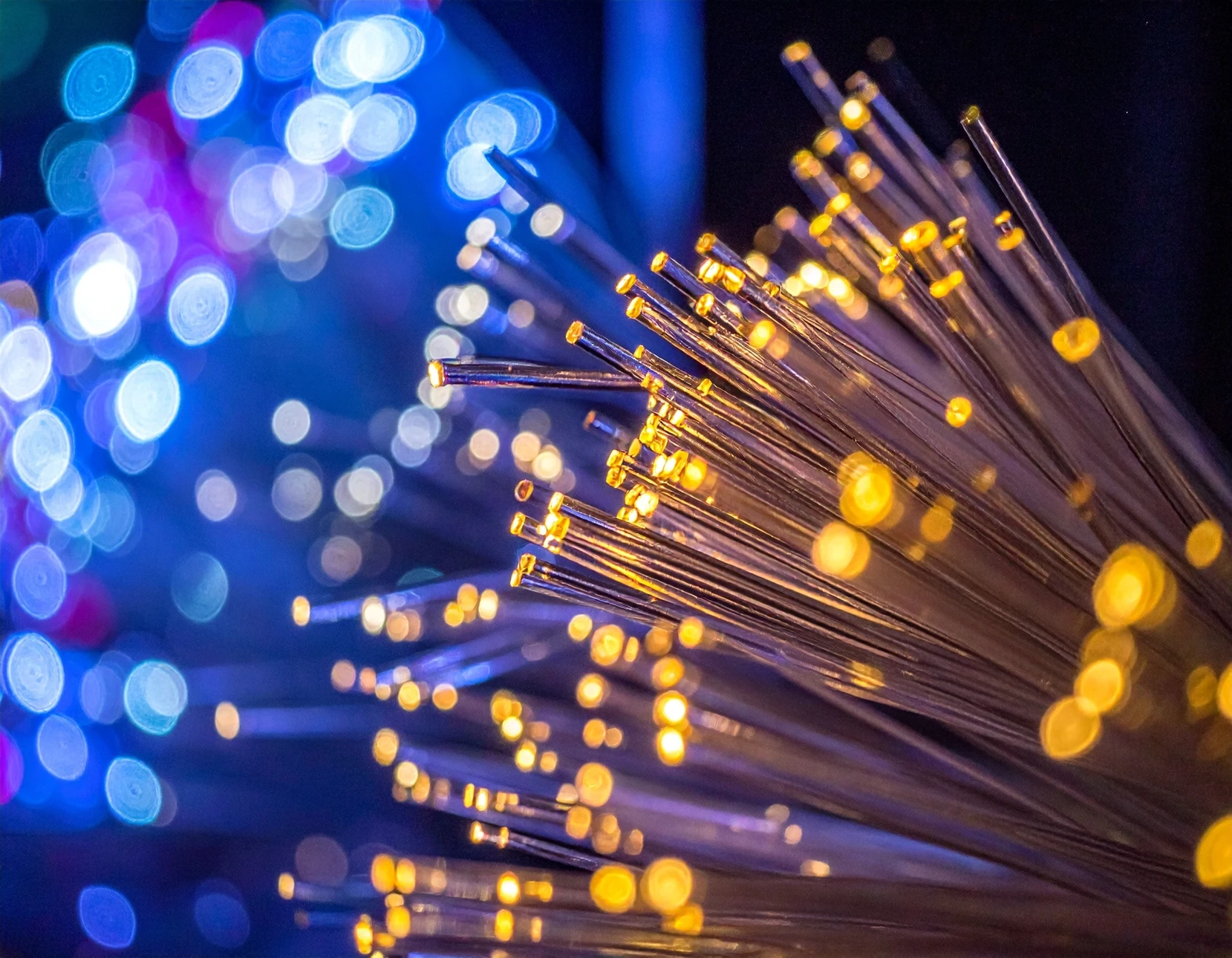 Environnement intérieur de datacenter avec équipements réseau professionnels